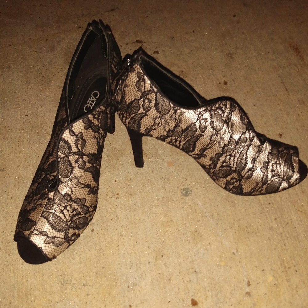Cato black lace detail heels